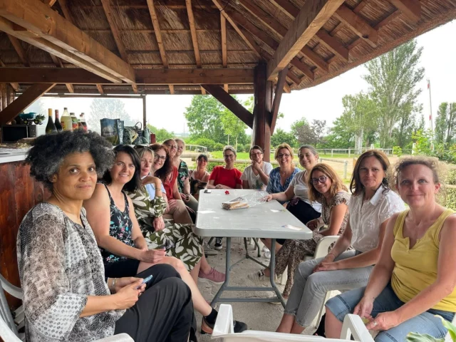 Développer son leadership ! 

Nous nous sommes retrouvées jeudi sur l’invitation de Fanny ROCHE de @rhodiumconseil au centre équestre de la Vendée à Riom. 

3 ateliers nous ont permis d’échanger sur soi et son propre leadership. 

3 supers ateliers animés par 
Fanny Roche notre experte Equicoaching, Sylvie Pallot de @sylvo_praxis introspection dans la nature et @delphine_giraud63  les différences entre leadership et management. 

Un site magnifique 🤩 propice aux échanges et à la réflexion.

#leadership #introspection #auvergne #auvergnerhonealpes #clermontferrand